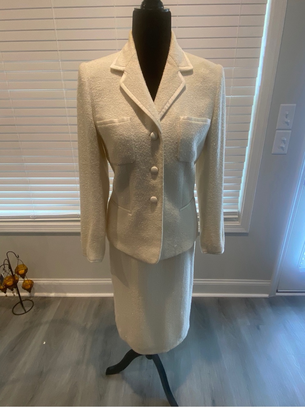 Vintage Kasper Cream Bouclé Women's Jacket and Skirt Set